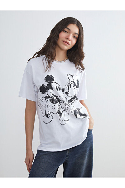 LC Waikiki تي شيرت نسائي برقبة دائرية مطبوع عليه ميكي وميني ماوس للموسم الجدي...