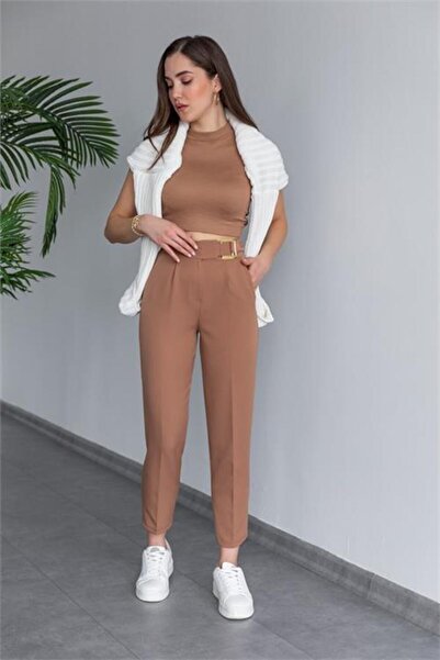 Dipmoda Pantaloni office camel pentru femei cu cataramă DPQNS038