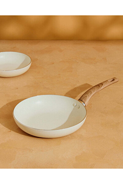 REDTAG مقلاة غير لاصقة من الألومنيوم باللون البيج (22 سم)