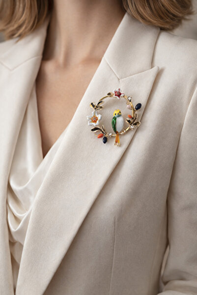 HER ŞEY NOTA www.herseynota.com Kuş Figürlü Çiçek Tasarımlı Kadın Broş – Renk...