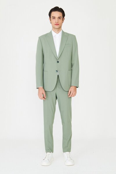 White Stone بدلة خضراء عصرية بقصة بسيطة وأنيقة