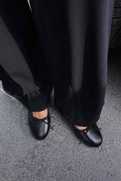 LUTVELIZADE Babet 2609 - Дамски бабет с минималистични панделки, черен цвят