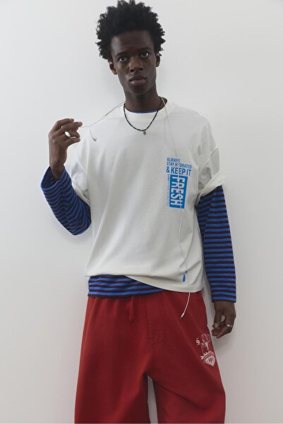 Pull & Bear تي شيرت بأكمام قصيرة مع رسومات