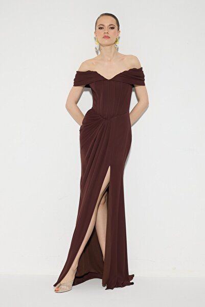 Carmen Kahve Düşük Kol Yırtmaçlı Krep Abiye Elbise