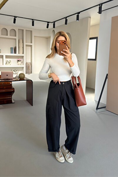 Sezgi Tekin Pleated Black Trousers with Pocket Detail