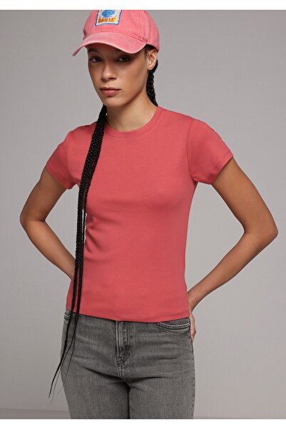 Colin's Slim Fit Round Neck Plain Women's Red Short Sleeve T-Shirt