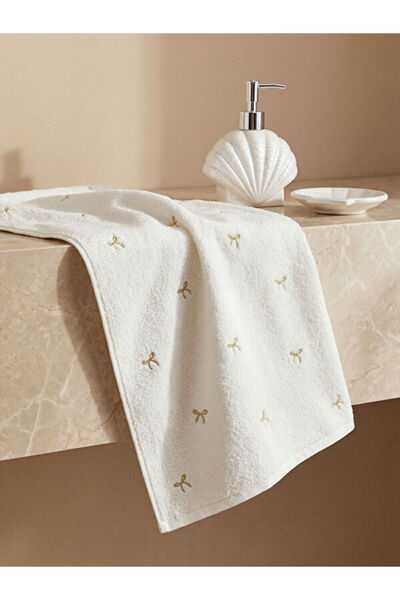 LC Waikiki Rmz Gi̇yi̇m Farkiyla Bow Embroidered Face Towel 50X80 cm