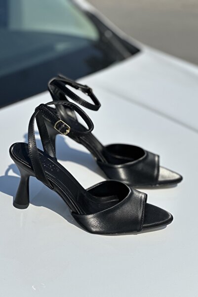 topuksarayı Rez siyah saten açık burun bantlı ince topuk kadın abiye ayakkabı