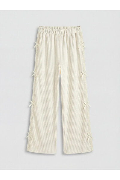 LC Waikiki Παιδικό παντελόνι για κορίτσια LCW σε εκρού χρώμα με δαντέλα και λ...