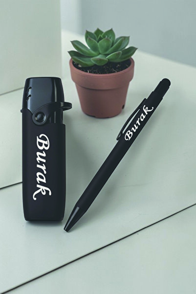 Bizle Tasarla Kişiye Özel İsim Yazılı Çakmak ve Kalem Seti – Siyah Şık Tasarı...