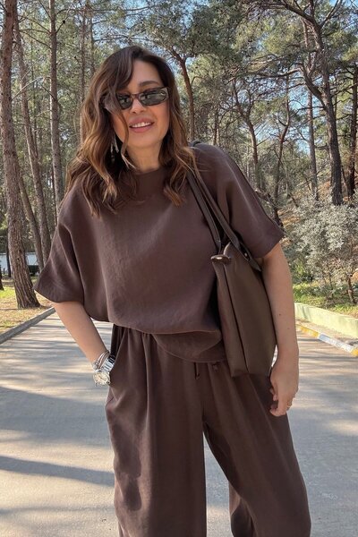 ELVAN TOLON طقم رياضي بني بأكمام قصيرة