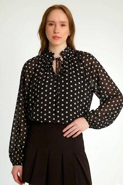 MODA PUANTİYELİ BLUZ