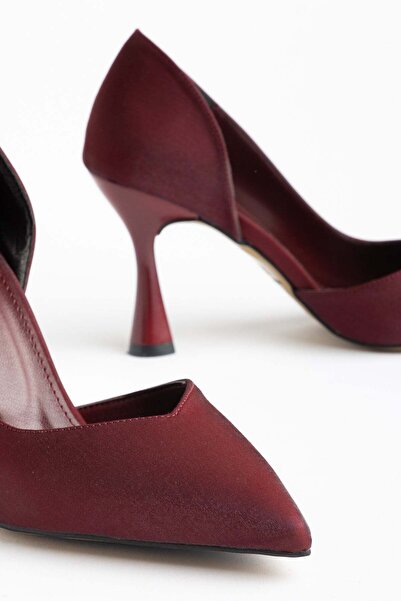Dilimler Ayakkabı Büyük Beden Kadın İnce Topuklu Stiletto Bordo Parlak Saten Yan Açık