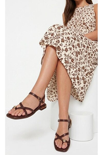 calivro Kadın Parmak Arası Acı Kahve Gold Top ve Topuk Detaylı Kare Burun Çap...