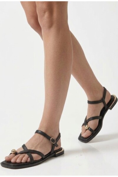 calivro Kadın Parmak Arası Siyah Gold Top ve Topuk Detaylı Kare Burun Çapraz ...