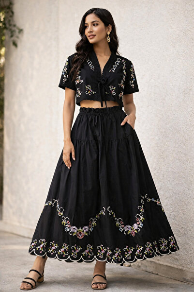 Lavanta Tekstil طقم تنورة وقميص مطرز بالزهور ومزين بدانتيل الجيبير