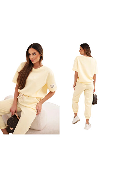 Kesi Set BUTTER galben pentru femei, confecționat din viscoză, cu bluză lejer...