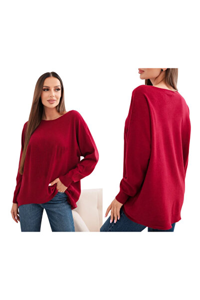 Kesi Women's sweater with longer back and embossed star, cherry red