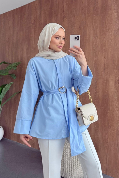 Hazamoda قميص هزين تفاصيل إبزيم بحزام باللون الأزرق