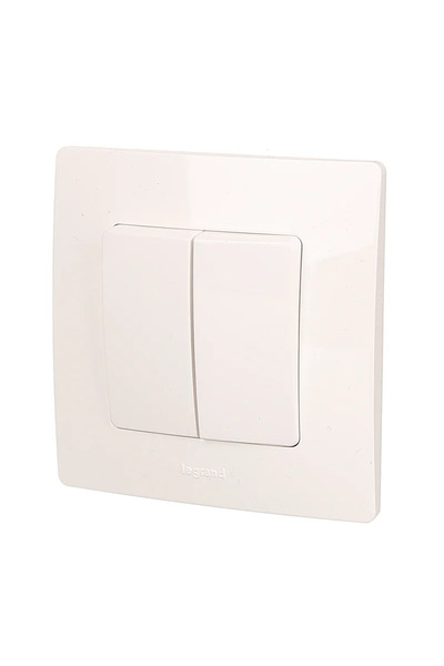 OEM Διπλό διακόπτης Legrand Niloe, κλασικός, IP20, λευκός
