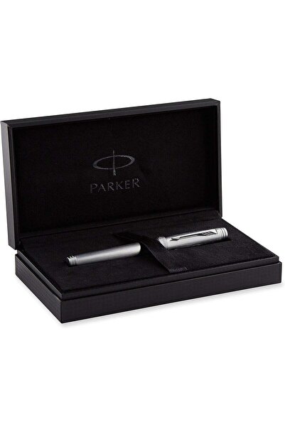 Parker علبة هدايا فاخرة لقلم حبر جاف تيتانيوم أحادي اللون