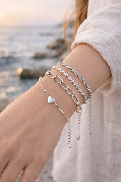 AYMETA Kadın 4’lü Gümüş Renk Minimal Bileklik Seti Kalp Figürlü Zirkon Taşlı ...