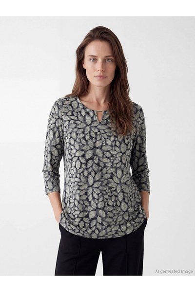 LC Waikiki Μπλούζα με σχέδιο LCW Grace με μαύρη λαιμόκοψη