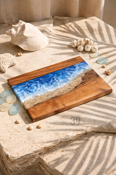 39 Art Studio Dark Ocean Ceviz & Epoksi Sunum Tahtası – 24x32 cm