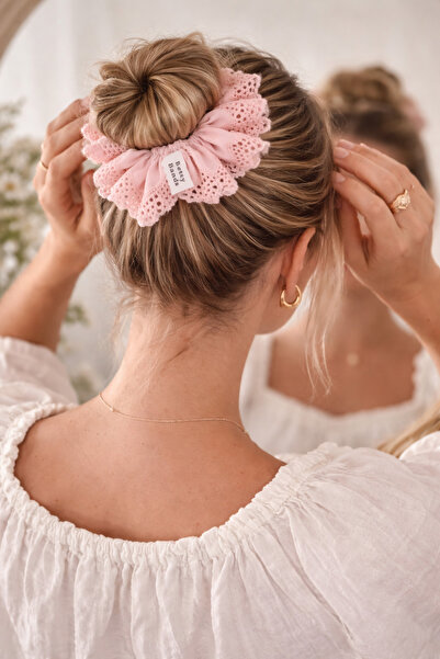 Handmade ربطة شعر بيتي باندز بتطريز وردي على الحواف - مشبك شعر من القماش العصري