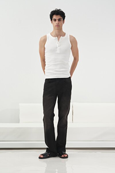 GIESTO Half-Parted White T-Shirt