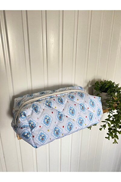 Büyük Boy Kapitone Mavi Çiçek Desenli Makyaj Çantası – Fermuarlı Organizer