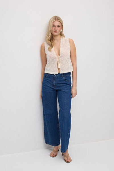 Gusto Cotton Lace Embroidered Vest - Ecru