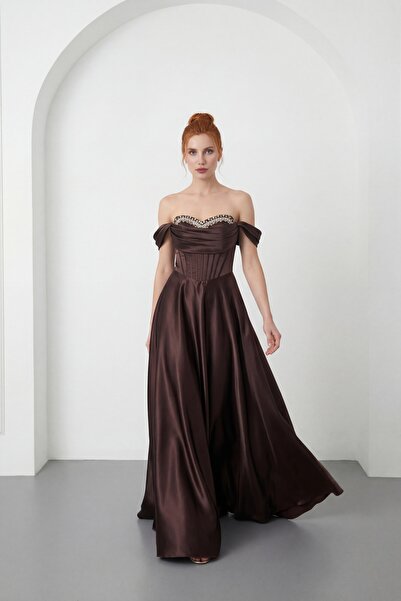 Lafaba Rochie de seară lungă, maro, cu decolteu bărcuță, cu aplicații de piat...