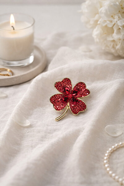 İZEV Kırmızı Yonca Çiçek Broş