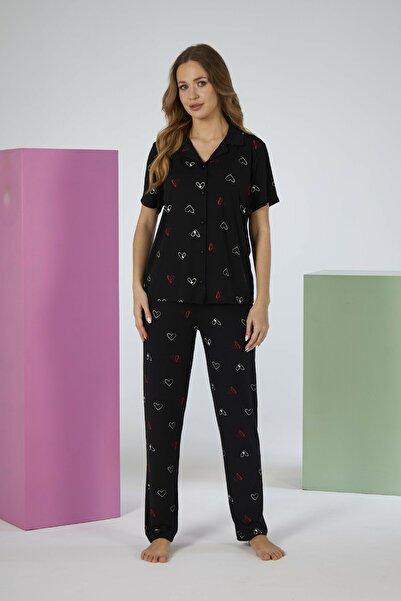 Estiva طقم بيجامة نسائي ناعم بأكمام قصيرة باللون الأسود من Heart منقوش بأزرار...