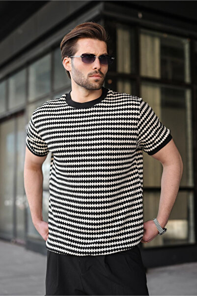 Madmext Μαύρο ανδρικό μπλουζάκι με λαιμόκοψη Ζακάρ E7181