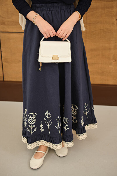 LOCCO تنورة دانتيل و مطرز للنساء باللون الأزرق الداكن
