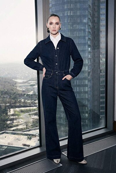 ترينديول كوليكشن إصدار محدود باللون الأزرق الداكن بأكمام طويلة وواسعة الأرجل ...