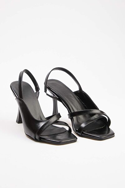 TRENDYOL SHOES Pantofi cu toc clasic de 8,5 cm pentru femei negre TAKAW26TO00025