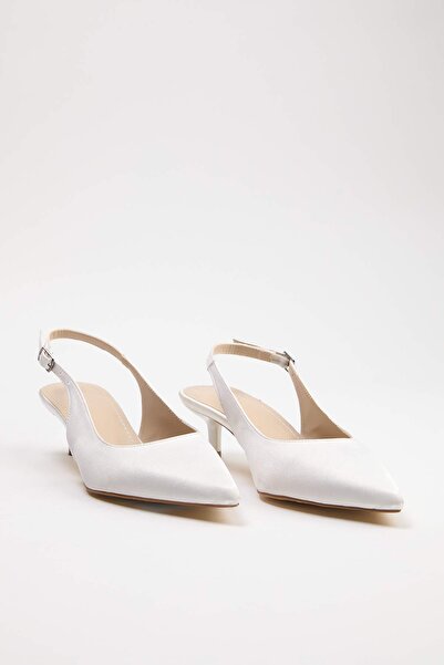 TRENDYOL SHOES Bela ženska cipela sa šiljatim vrhom, 4 cm, model Kitten Cipel...