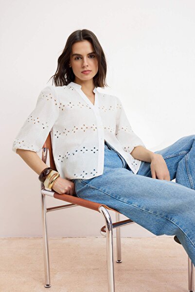 Trendyol Collection Weißes Fisto-Hemd mit Ballonärmeln TWOSS26GO00115