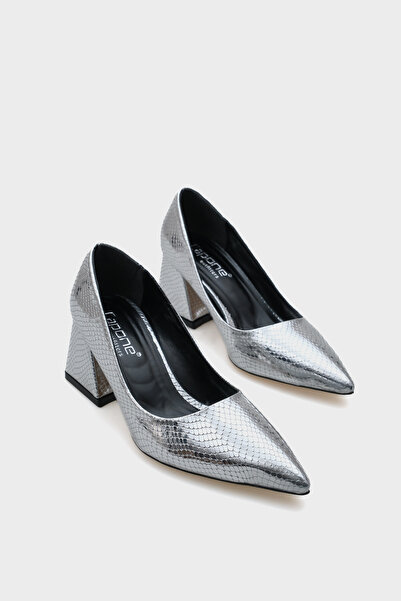 Capone Outfitters Silberne Damenschuhe mit mittelhohem Absatz und weicher gep...