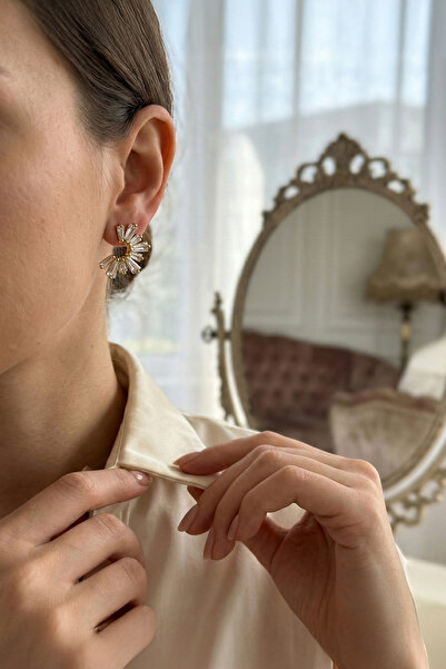 Hedef Bijuteri Gold Renk Baget Taşlı Işın Model Çivili Küpe CM126