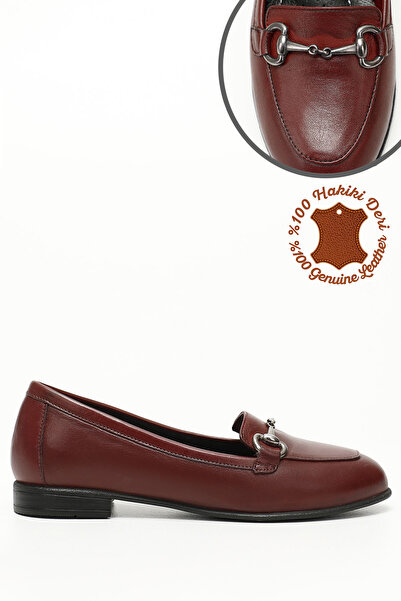 GÖNDERİ(R) حذاء باليرينا بإبزيم من الجلد الطبيعي باللون العنابي للنساء/الفتيات