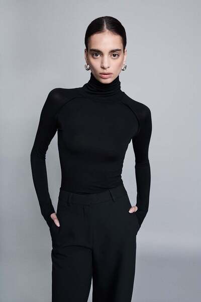 VATKALI Turtleneck blouse