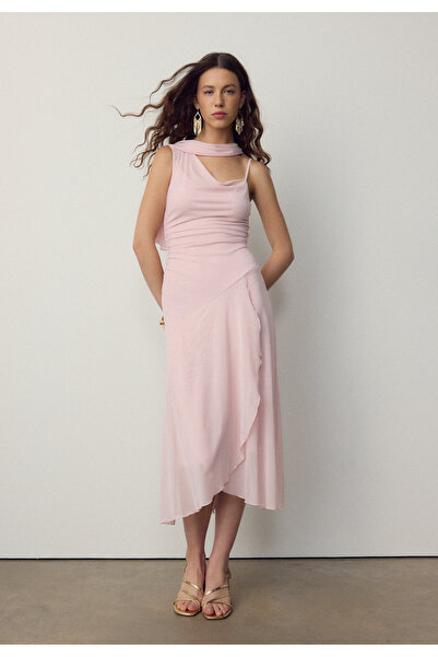 Stradivarius فستان ميدي غير متماثل بياقة هالتر