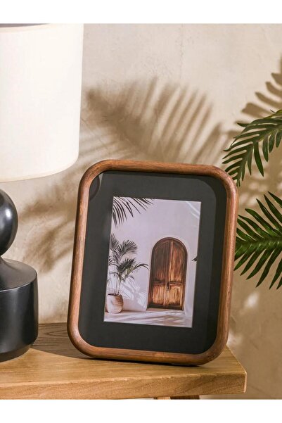 LC Waikiki سي آر سي، كاريفلوف-سي آر سي في