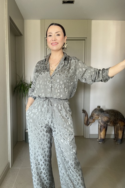 Butik طقم قميص وبنطلون من الساتان اللامع مكون من طبعة الفهد قطع