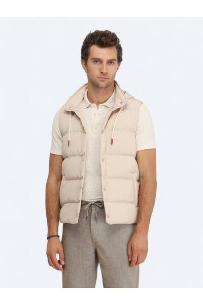 Kip سترة رياضية منسوجة كاجوال بغطاء للرأس وقصة عادية باللون البيج