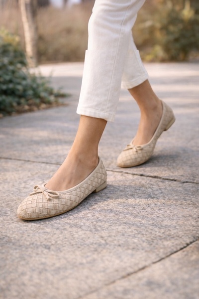 Noliva Kadın Bej Süet Dokulu Örgü Desenli Fiyonklu Babet